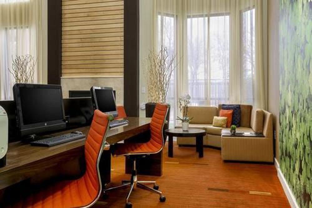 Courtyard By Marriott Dallas Луисвил Екстериор снимка