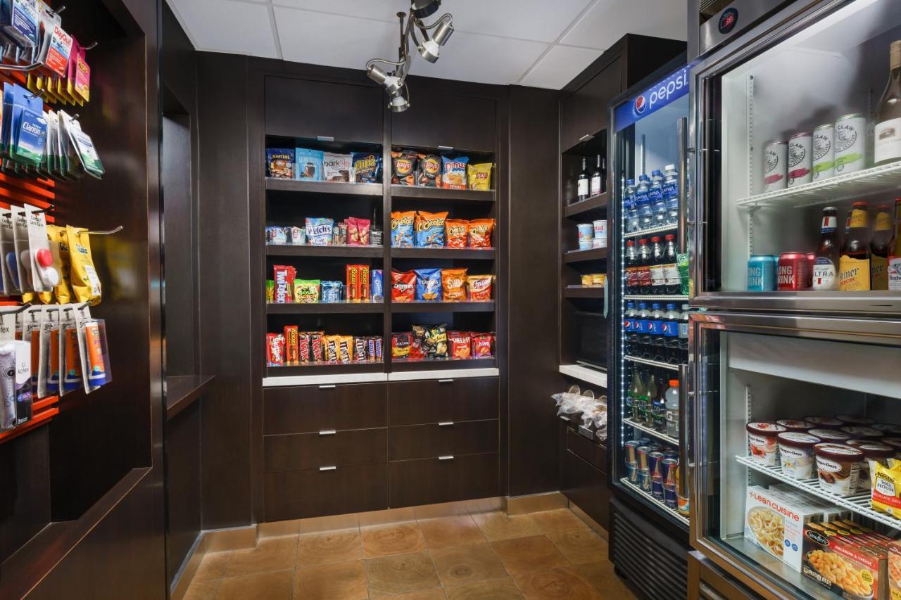 Courtyard By Marriott Dallas Луисвил Екстериор снимка