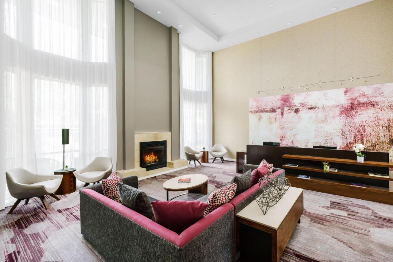 Courtyard By Marriott Dallas Луисвил Екстериор снимка