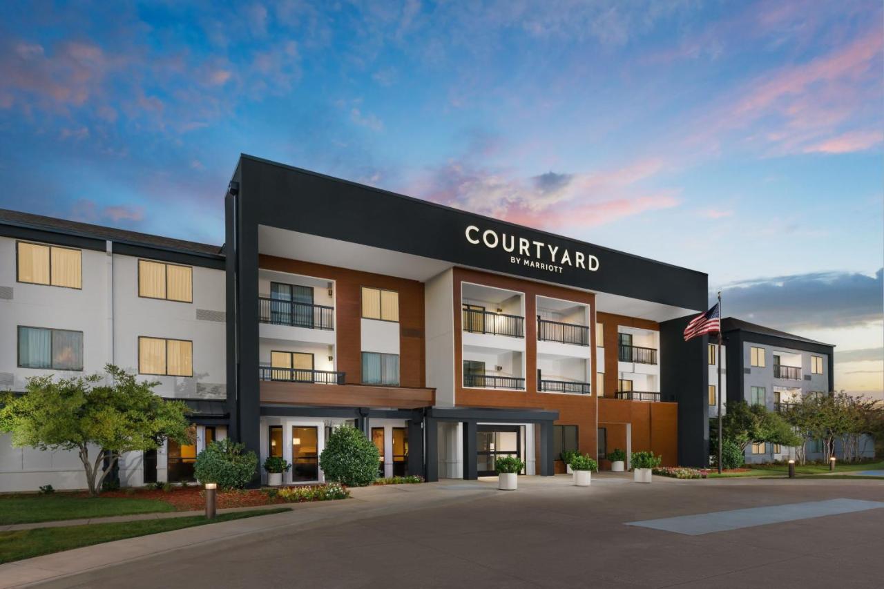 Courtyard By Marriott Dallas Луисвил Екстериор снимка
