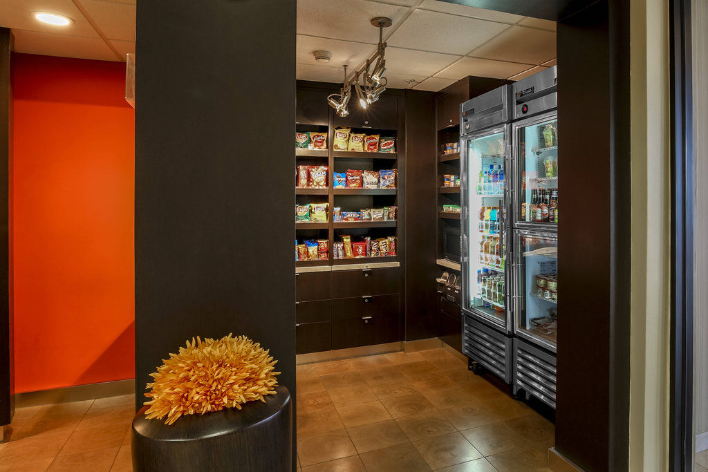 Courtyard By Marriott Dallas Луисвил Екстериор снимка